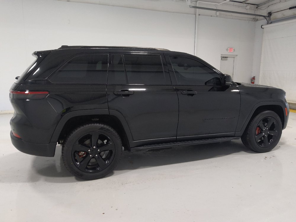 Used 2023 Jeep Grand Cherokee Altitude AWD/4WD image 10