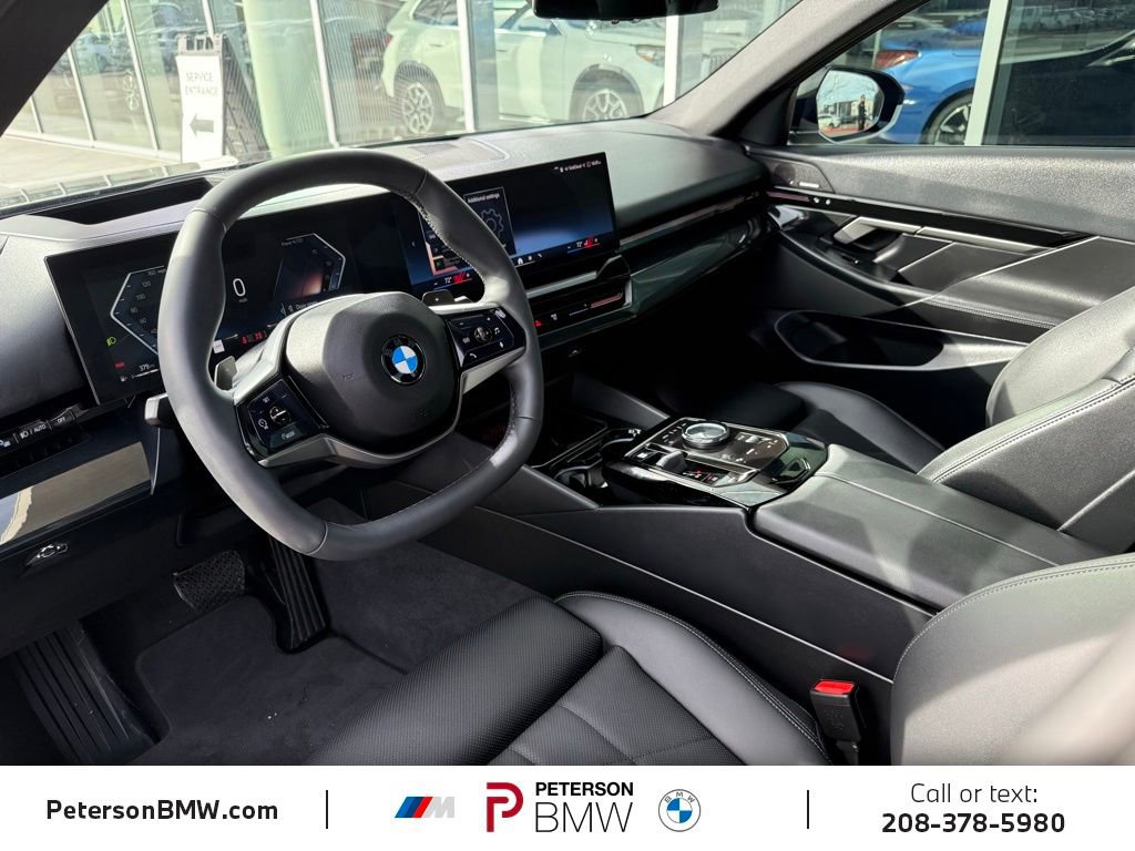 Used 2025 BMW 530i xDrive image 15
