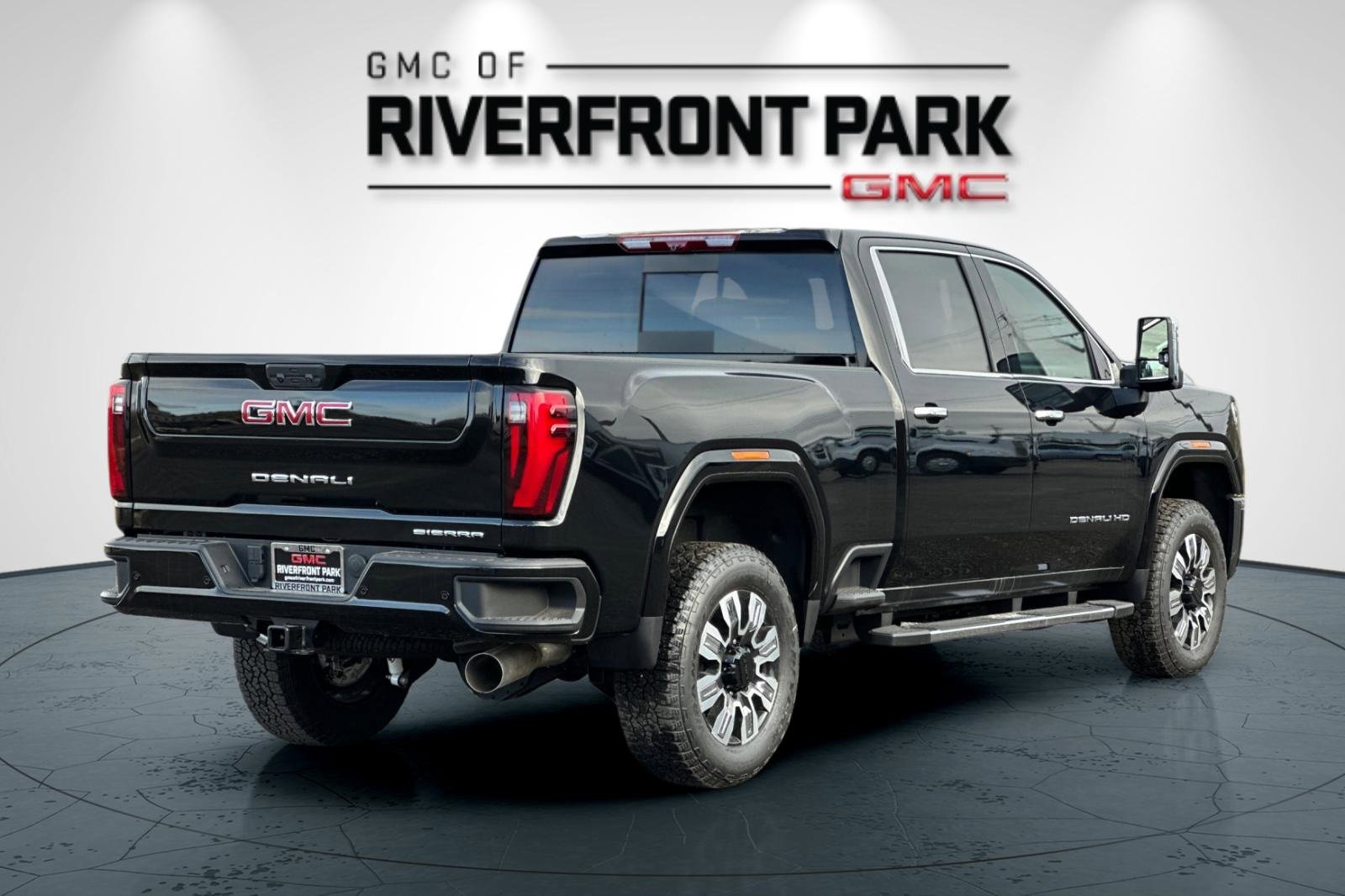 New 2026 GMC Sierra 2500 Denali w/ Denali Reserve Package image 3