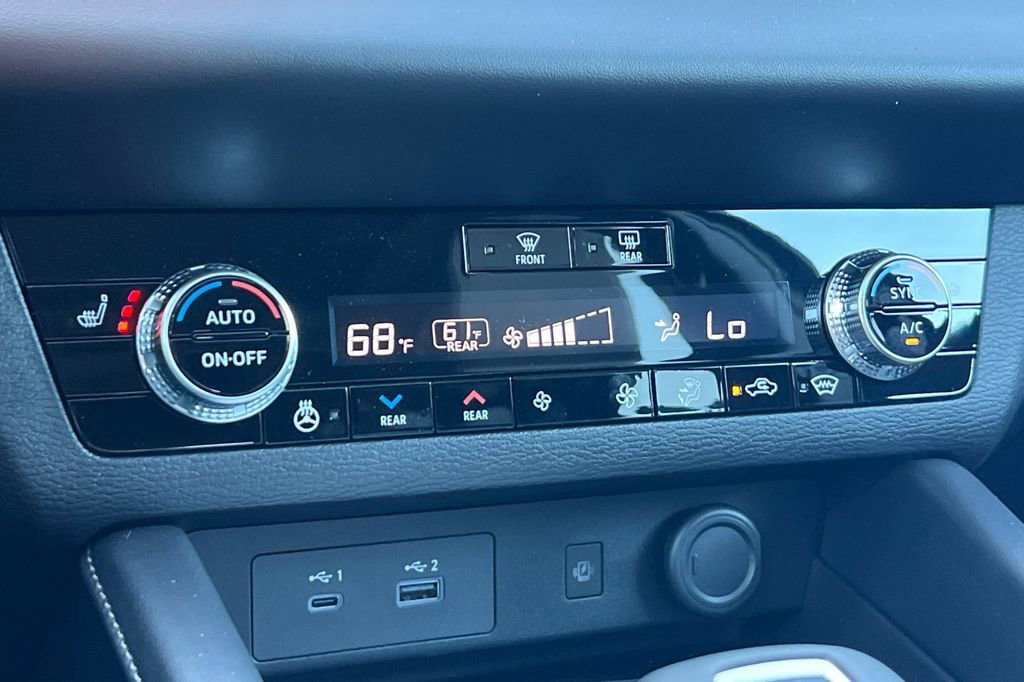 New 2025 Mitsubishi Outlander SEL image 23