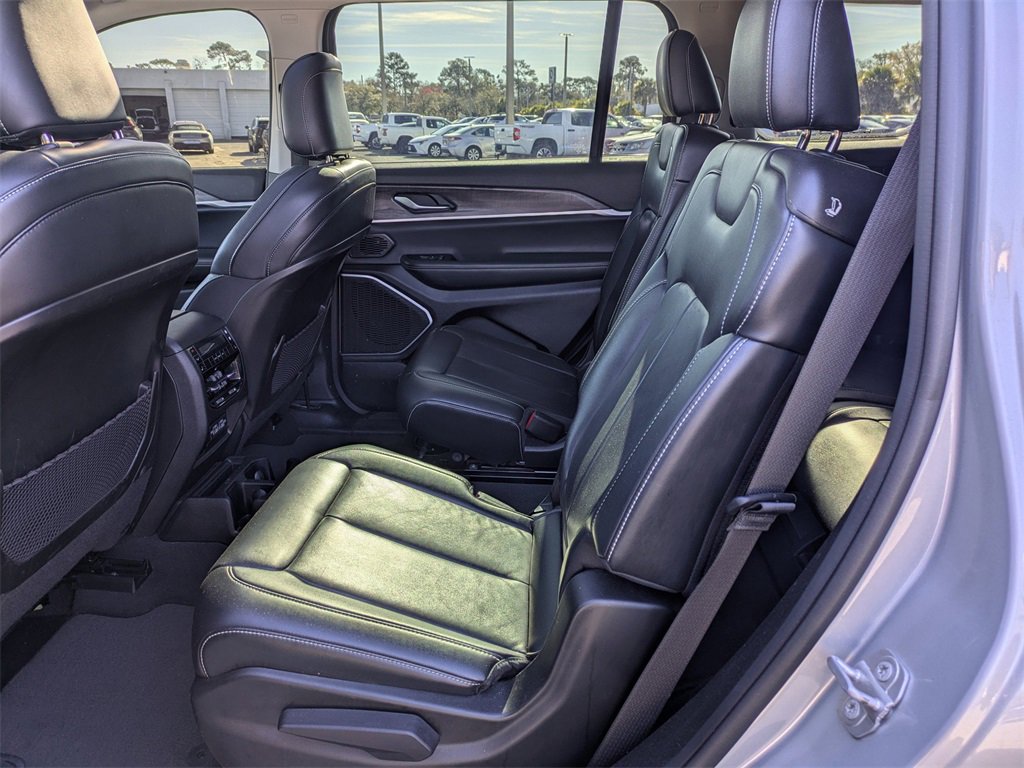 Used 2022 Jeep Grand Cherokee L Limited w/ Trailer Tow Group (B) image 14