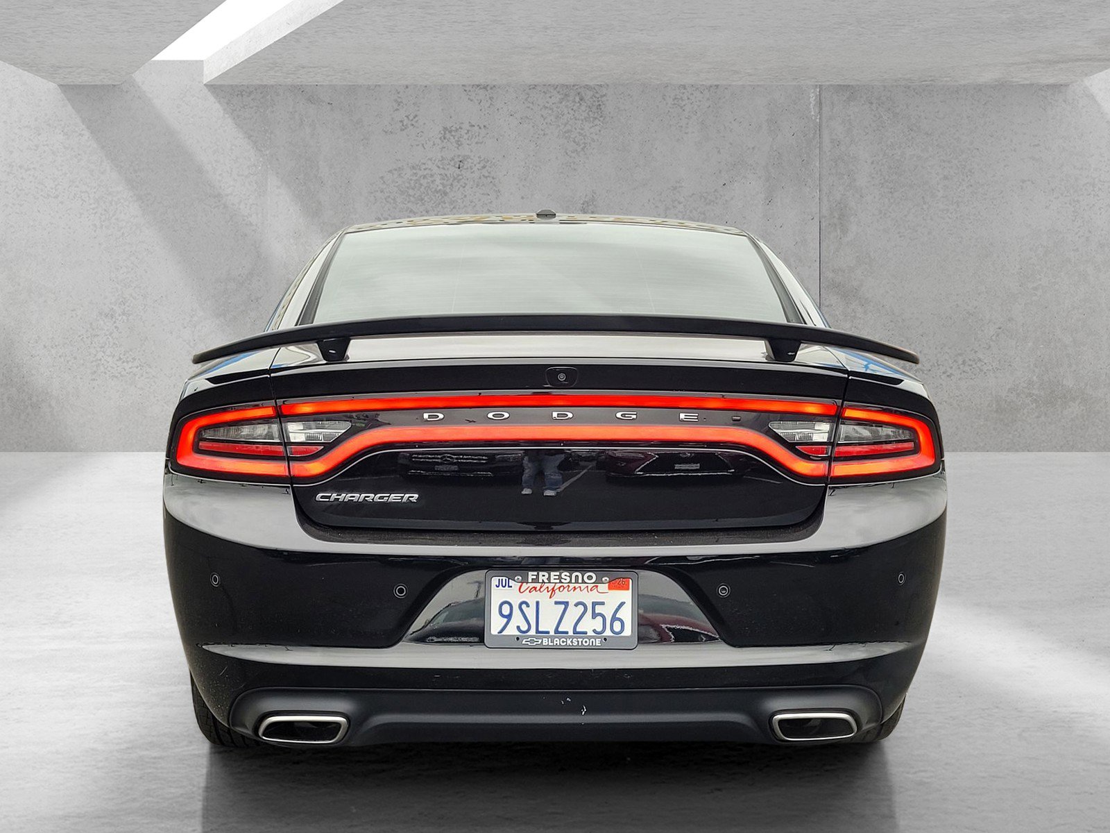 Used 2022 Dodge Charger SXT w/ Leather Interior Group RWD image 5
