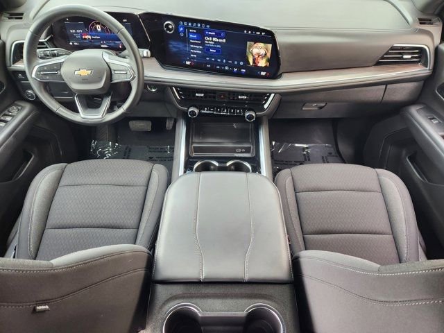 Used 2025 Chevrolet Suburban LS image 25