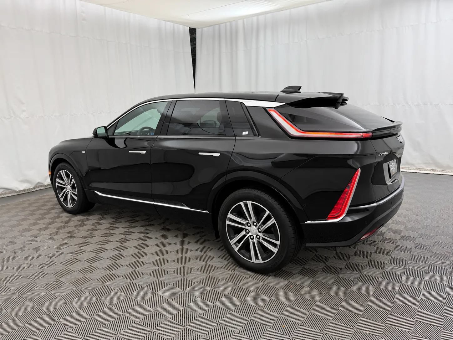 Used 2024 Cadillac Lyriq Tech w/ Driver Assist Package AWD/4WD image 7