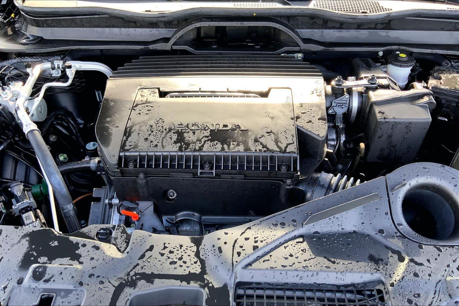 Used 2025 Honda Pilot Sport image 31