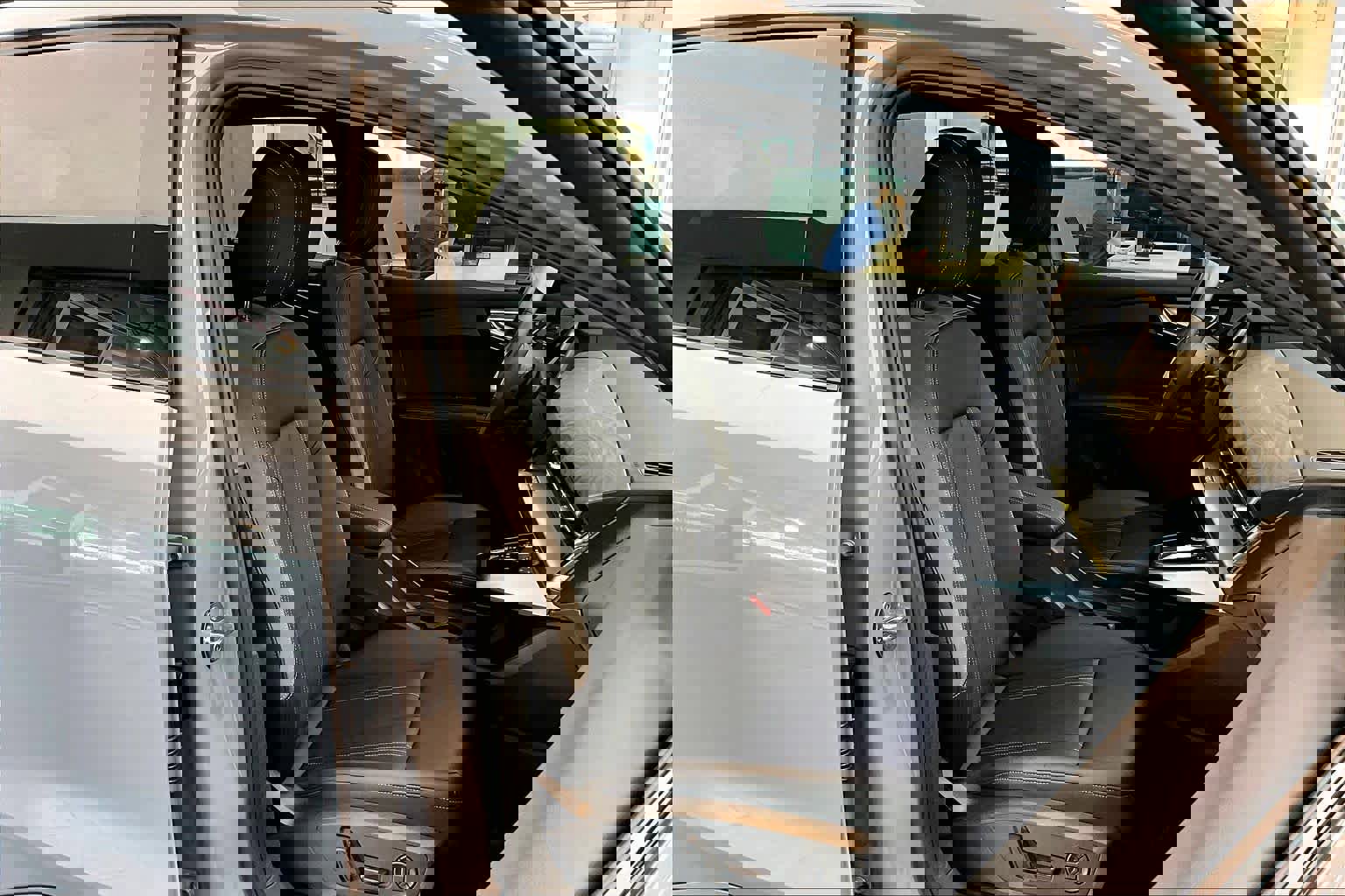 Certified 2025 Audi Q4 e-tron Premium w/ Convenience Package image 9