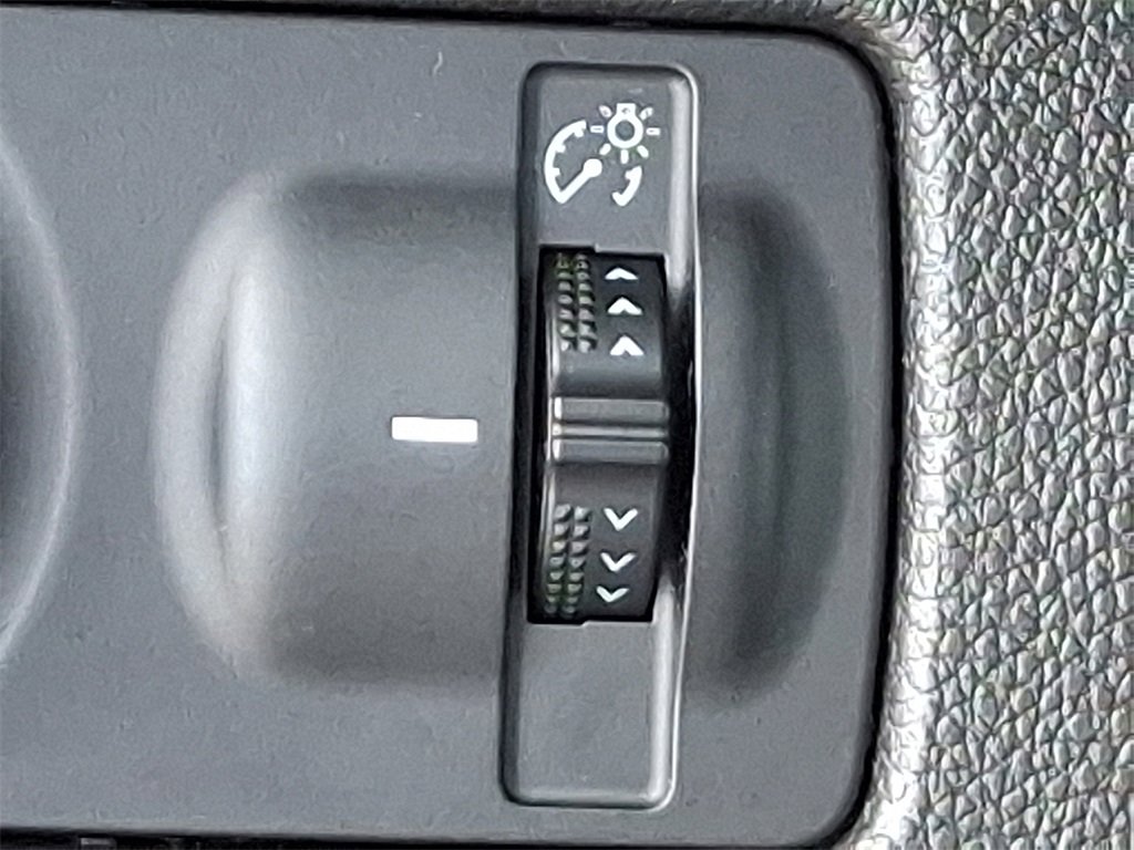 Used 2018 Chevrolet Spark LS image 25