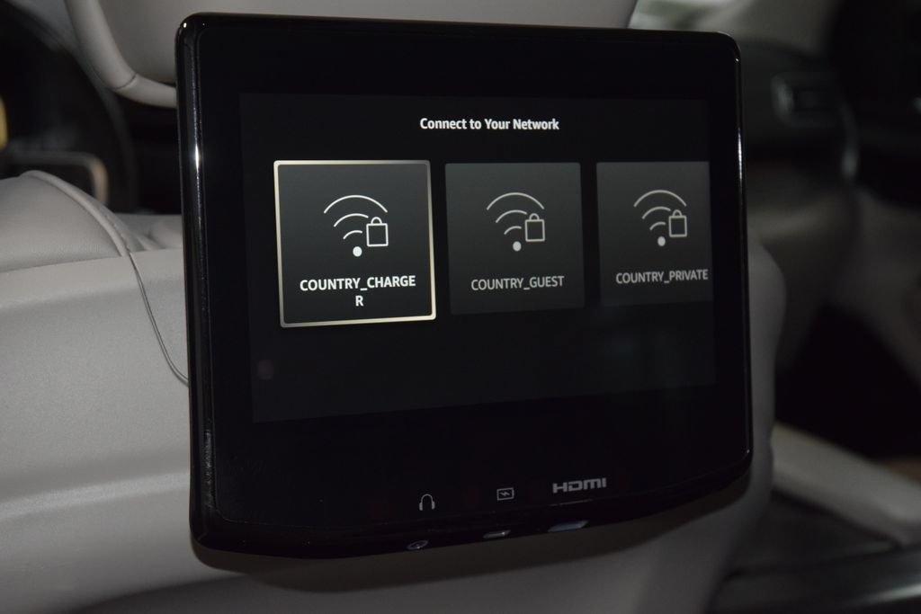 Used 2024 Jeep Wagoneer L Series III w/ Premium Group I AWD/4WD image 51
