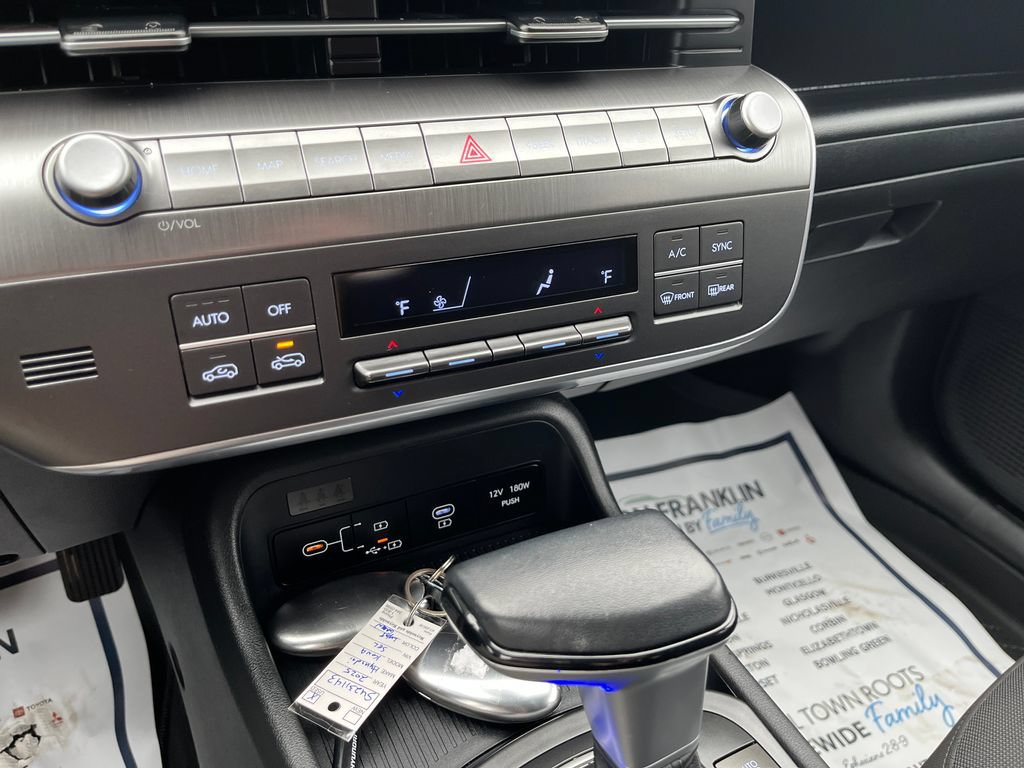 Used 2025 Hyundai Kona SEL FWD image 22