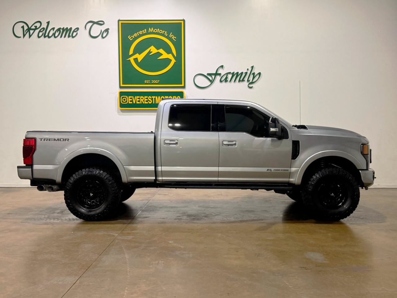 Used 2020 Ford F250 Lariat AWD/4WD image 2