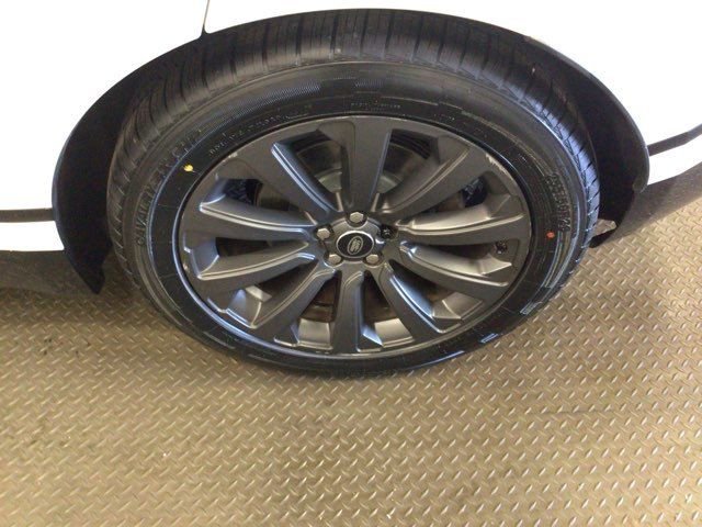 Used 2019 Land Rover Range Rover Velar R-Dynamic SE image 27