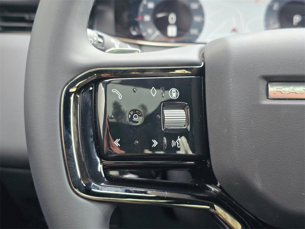 Used 2024 Land Rover Range Rover Evoque Dynamic SE image 20