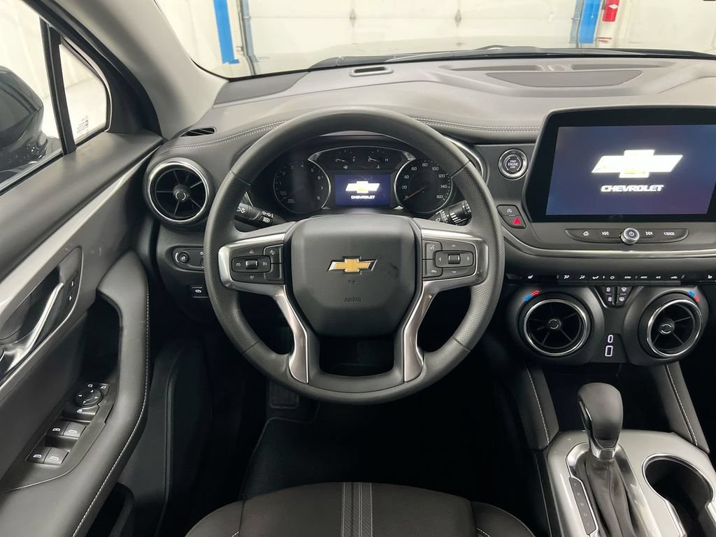 New 2026 Chevrolet Blazer LT w/ Midnight/Sport Edition FWD image 11