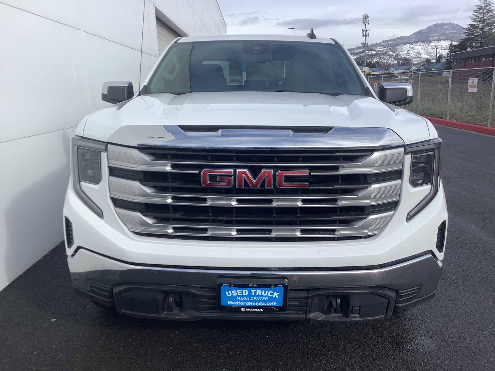 Used 2023 GMC Sierra 1500 SLE image 6
