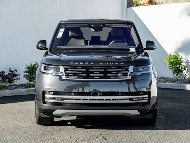 Used 2023 Land Rover Range Rover SE image 3