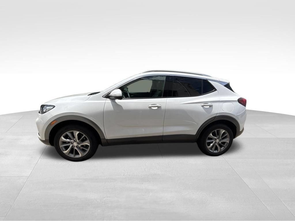 Used 2022 Buick Encore GX Essence w/ Experience Buick Package AWD/4WD image 3