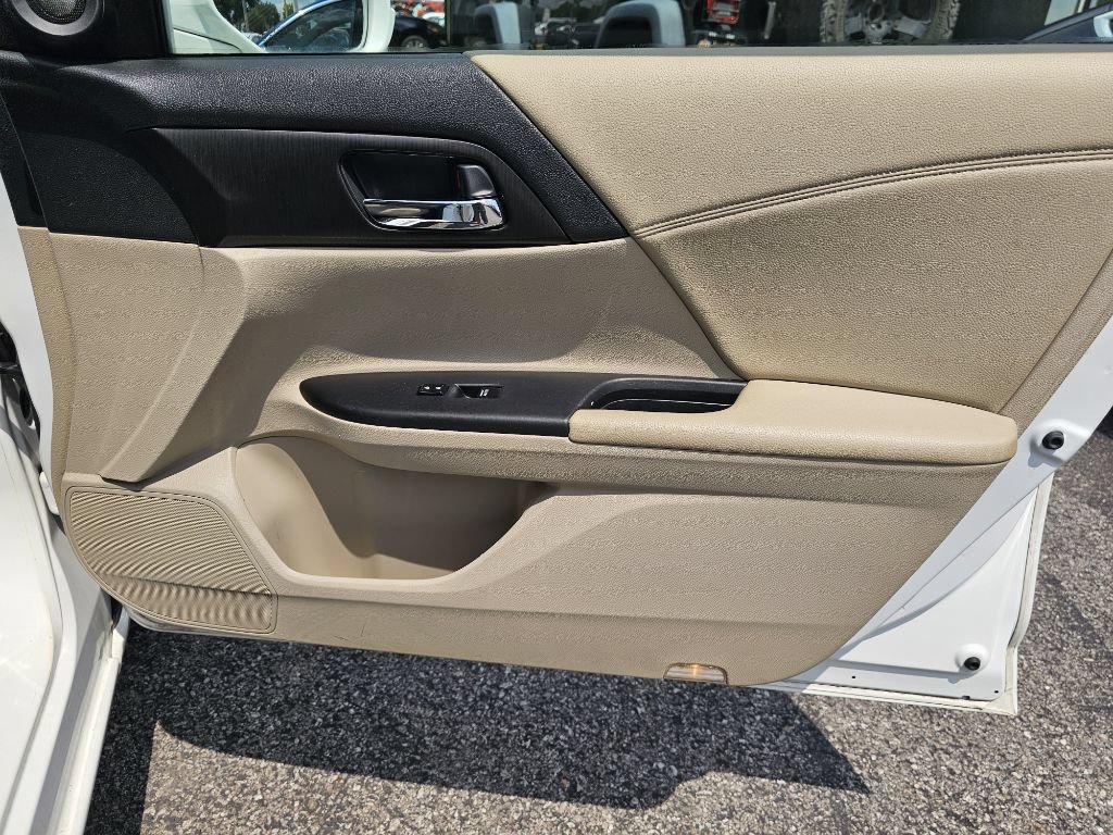 Used 2015 Honda Accord EX-L image 43