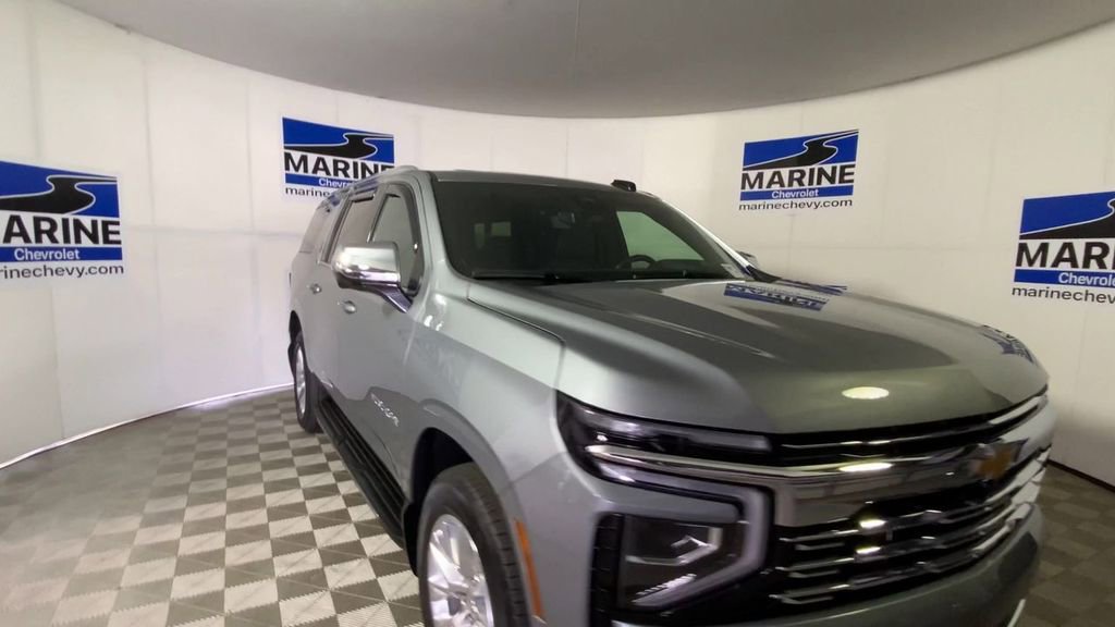 Certified 2025 Chevrolet Suburban Premier AWD/4WD image 4