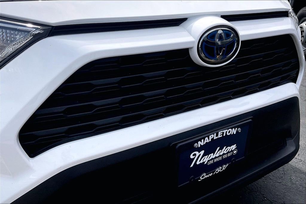 Used 2021 Toyota RAV4 XLE w/ Carpet Mat Package (TMS) AWD/4WD image 29