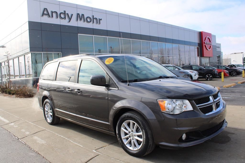 Used 2019 Dodge Grand Caravan SXT image 1
