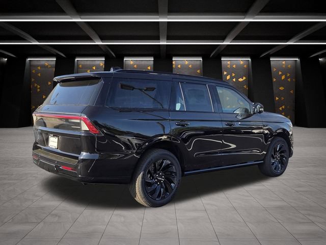 New 2026 Lincoln Navigator Reserve w/ Jet Appearance Package AWD/4WD image 2