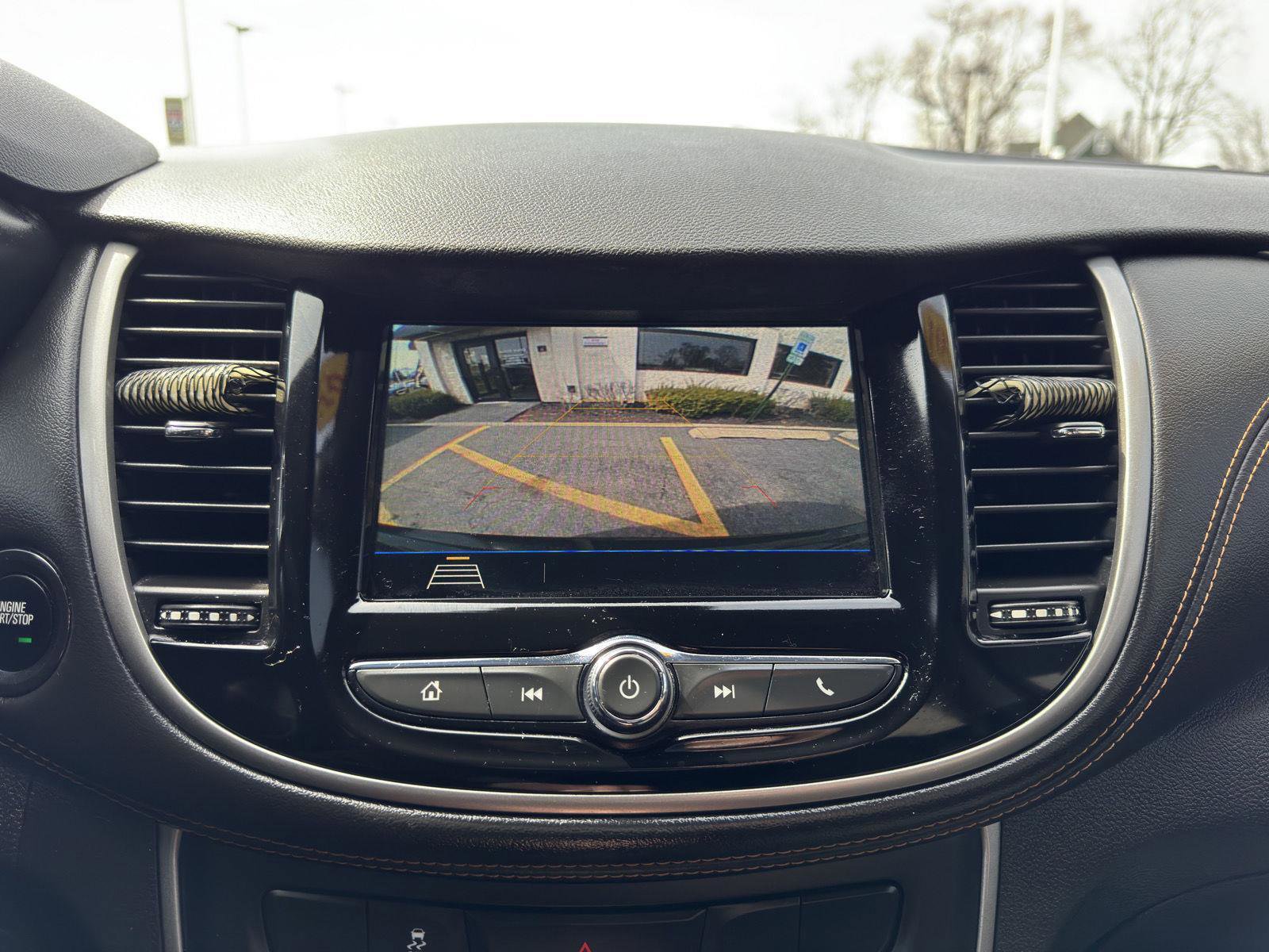 Used 2019 Chevrolet Trax LT w/ LT Convenience Package AWD/4WD image 23