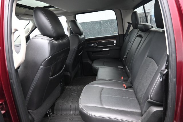 Used 2018 RAM 1500 Laramie w/ Convenience Group AWD/4WD image 30