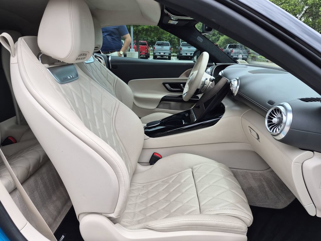 Used 2022 Mercedes-Benz SL 63 AMG 4MATIC image 34