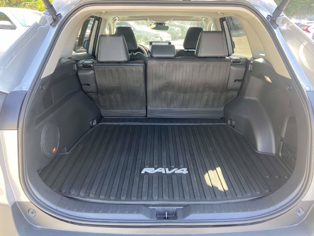 Used 2025 Toyota RAV4 Limited FWD image 5
