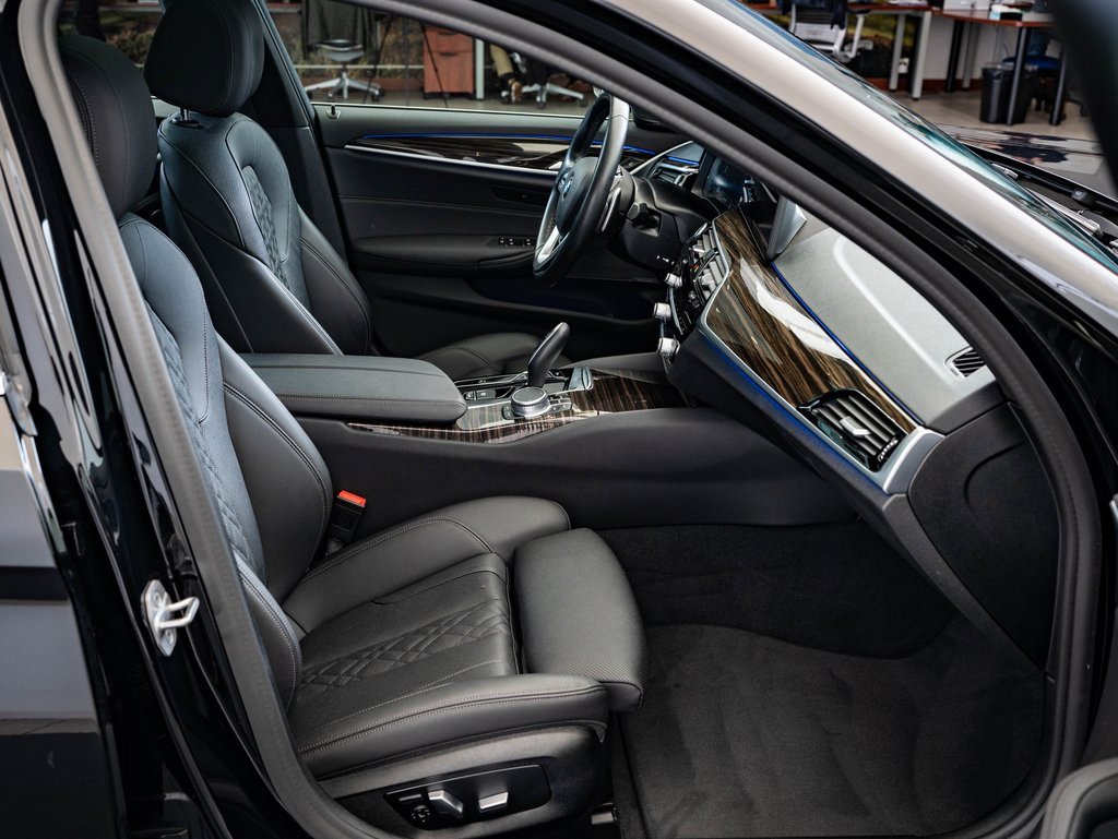 Used 2021 BMW 540i xDrive w/ Premium Package image 20