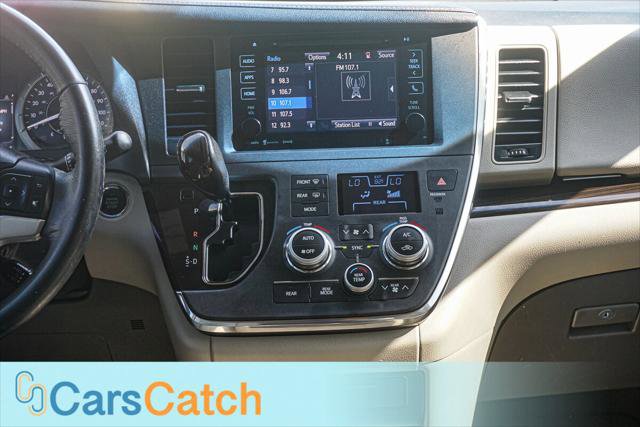 Used 2017 Toyota Sienna XLE w/ XLE Navigation Package image 27