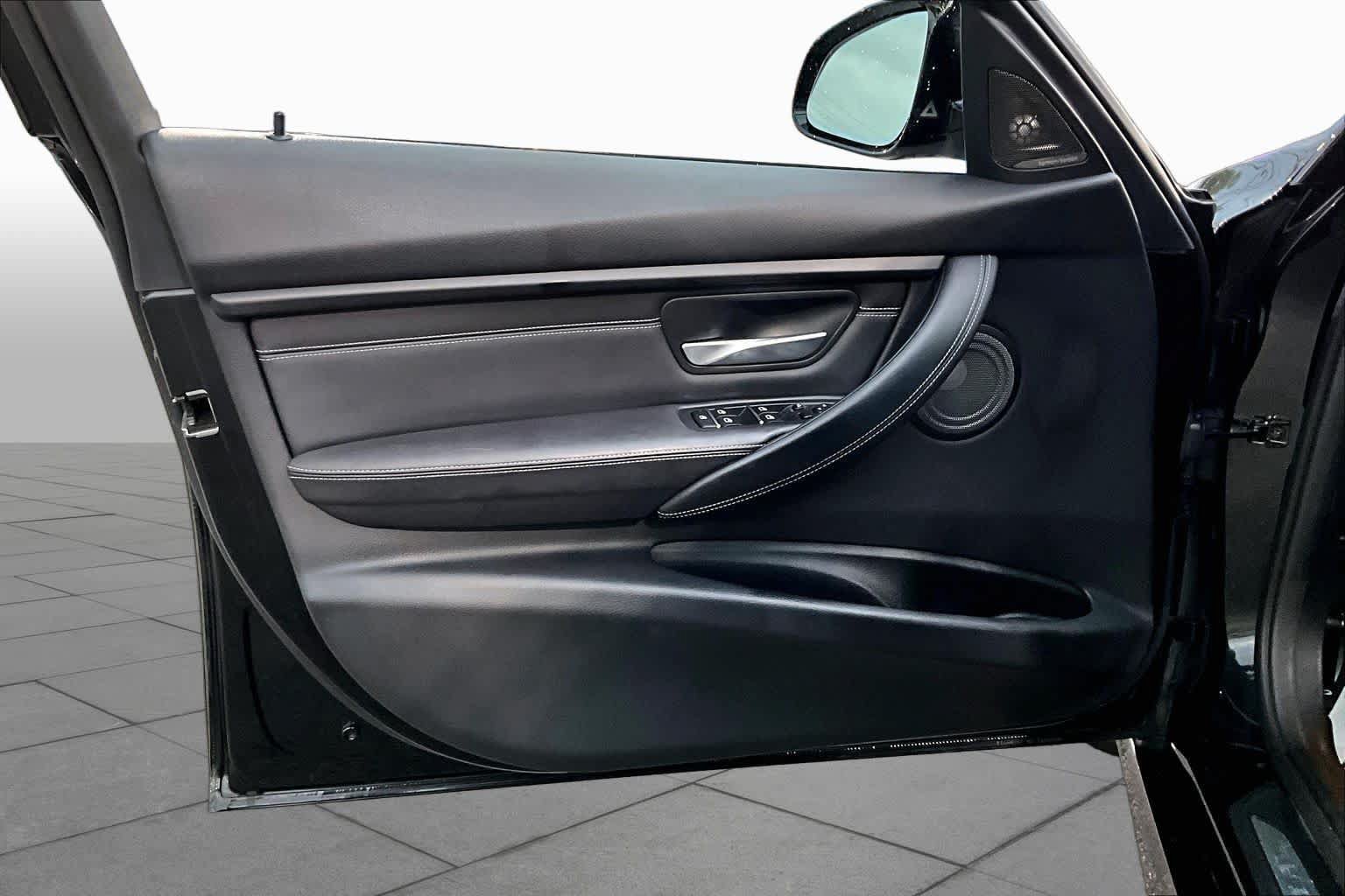 Used 2018 BMW M3 RWD image 22