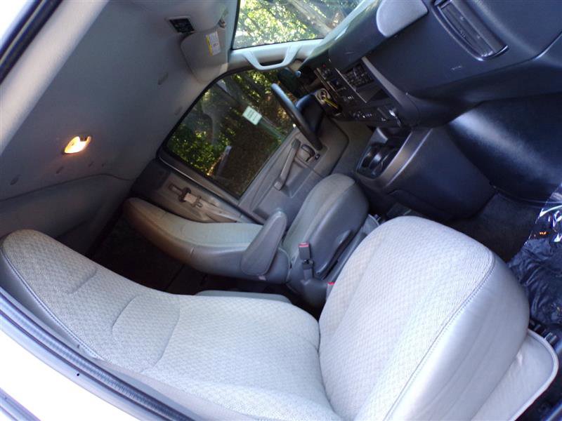 Used 2019 Chevrolet Express 3500 LT w/ LT Preferred Equipment Group RWD image 18