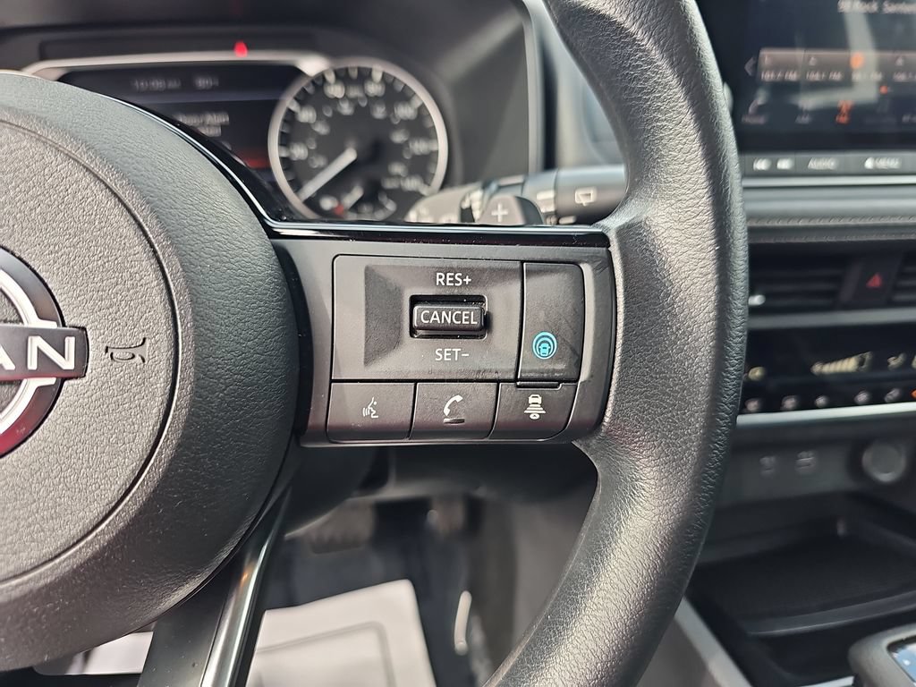 Used 2023 Nissan Rogue SV FWD image 18