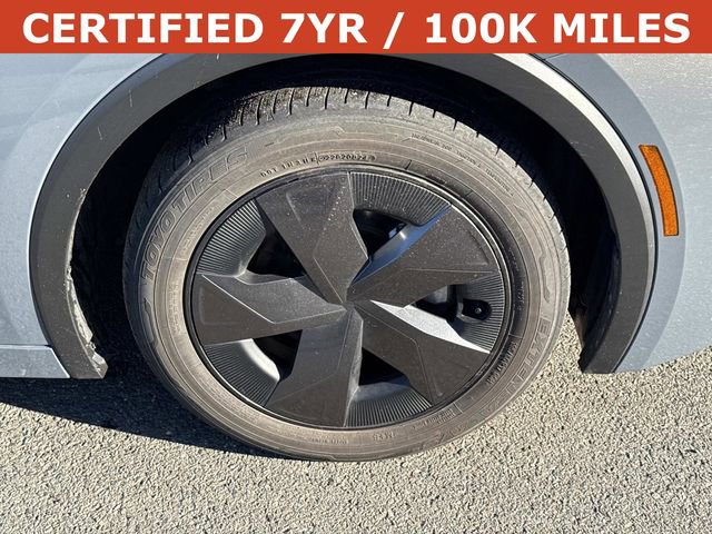 Used 2024 Toyota Prius LE image 7