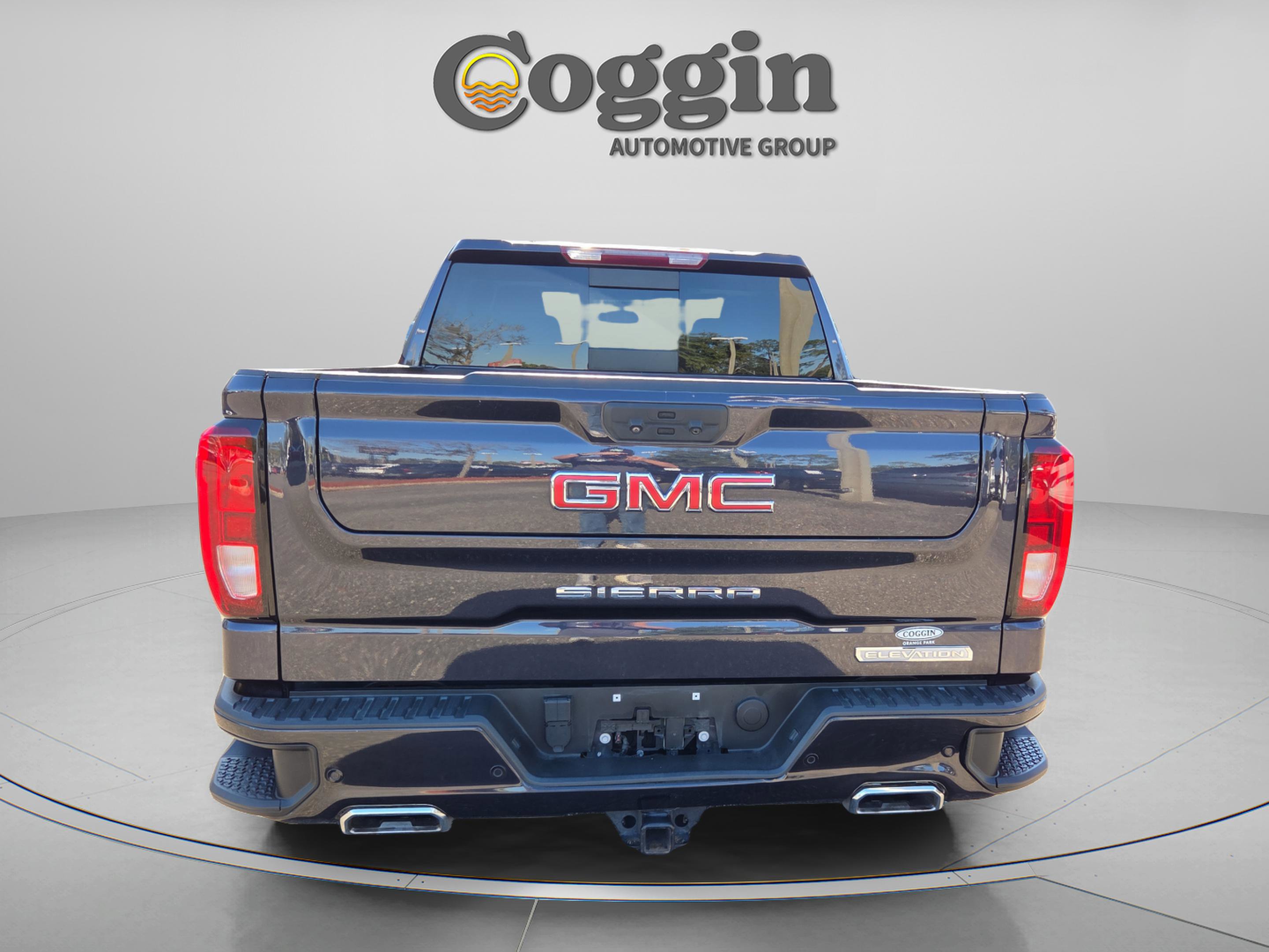 Used 2022 GMC Sierra 1500 Elevation w/ Elevation Premium Package image 5
