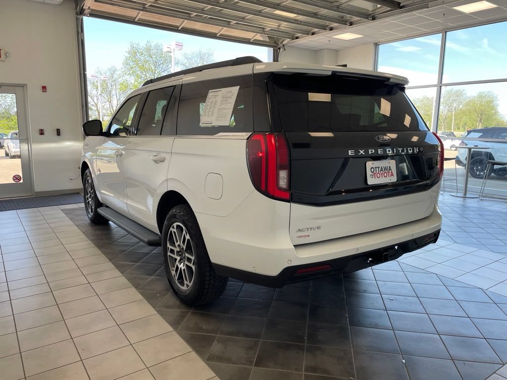 Used 2025 Ford Expedition Active AWD/4WD image 8
