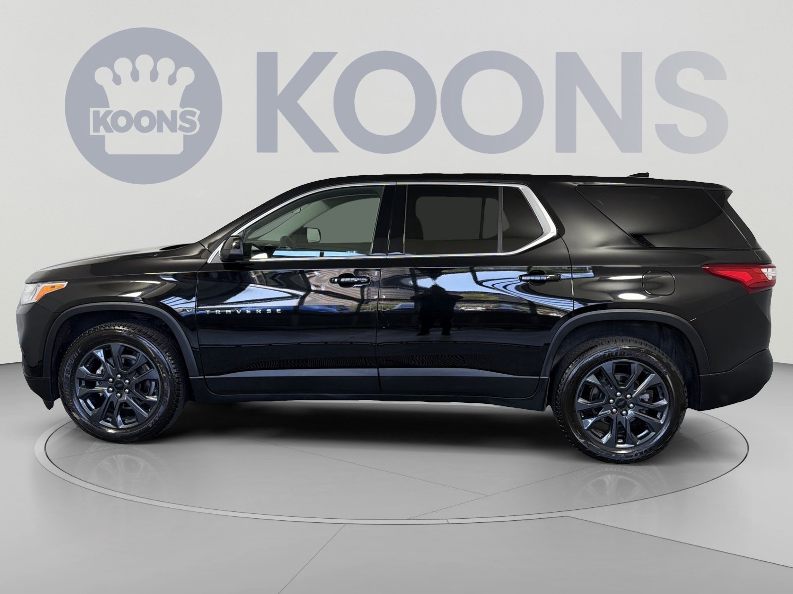 Used 2021 Chevrolet Traverse LS AWD/4WD image 2
