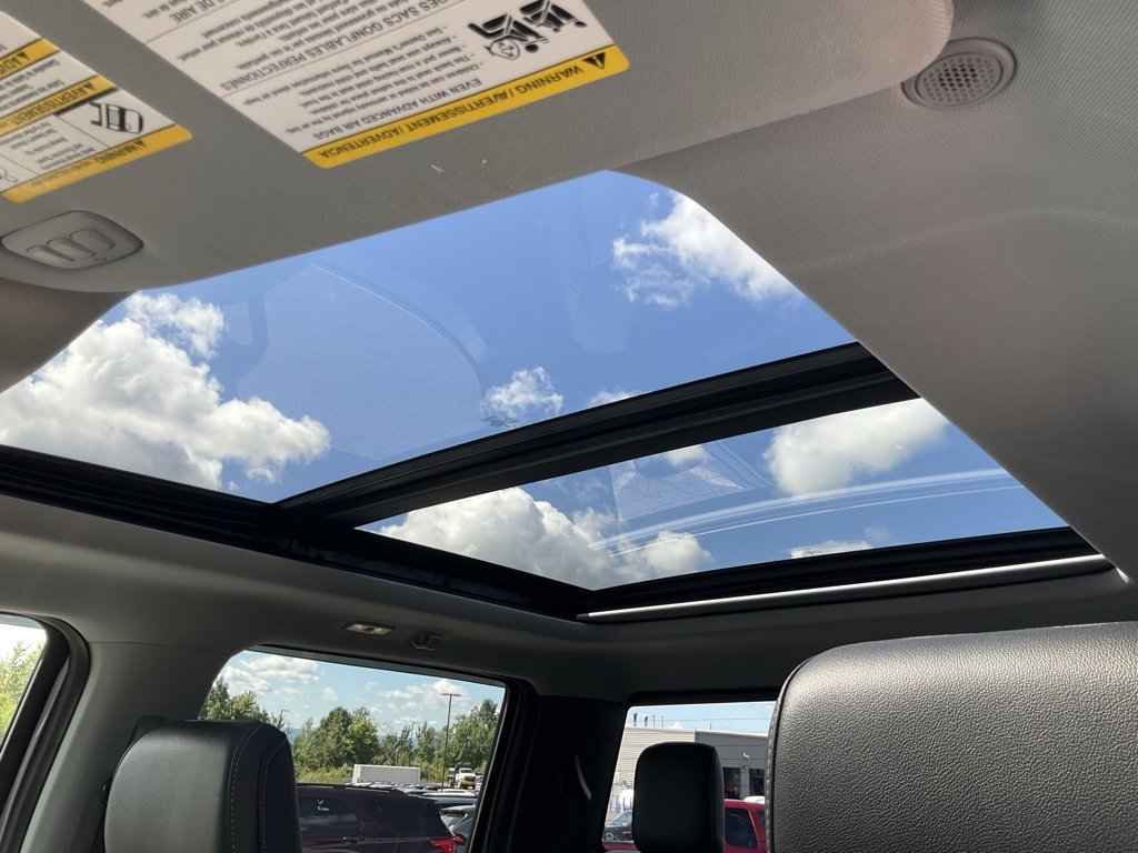 Used 2023 Ford F150 Lariat image 3