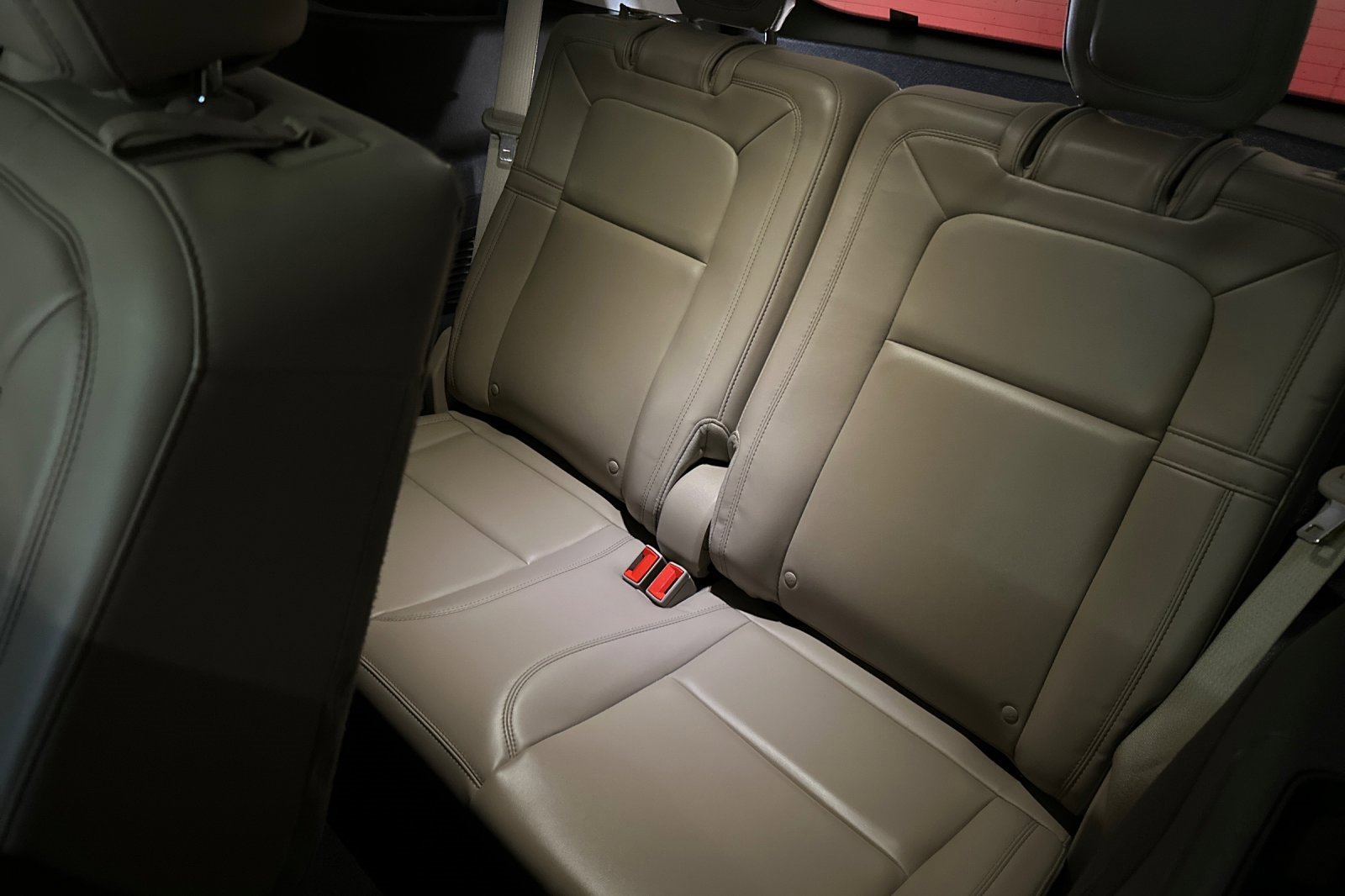 Used 2020 Lincoln Aviator Reserve w/ Equipment Group 202A image 15