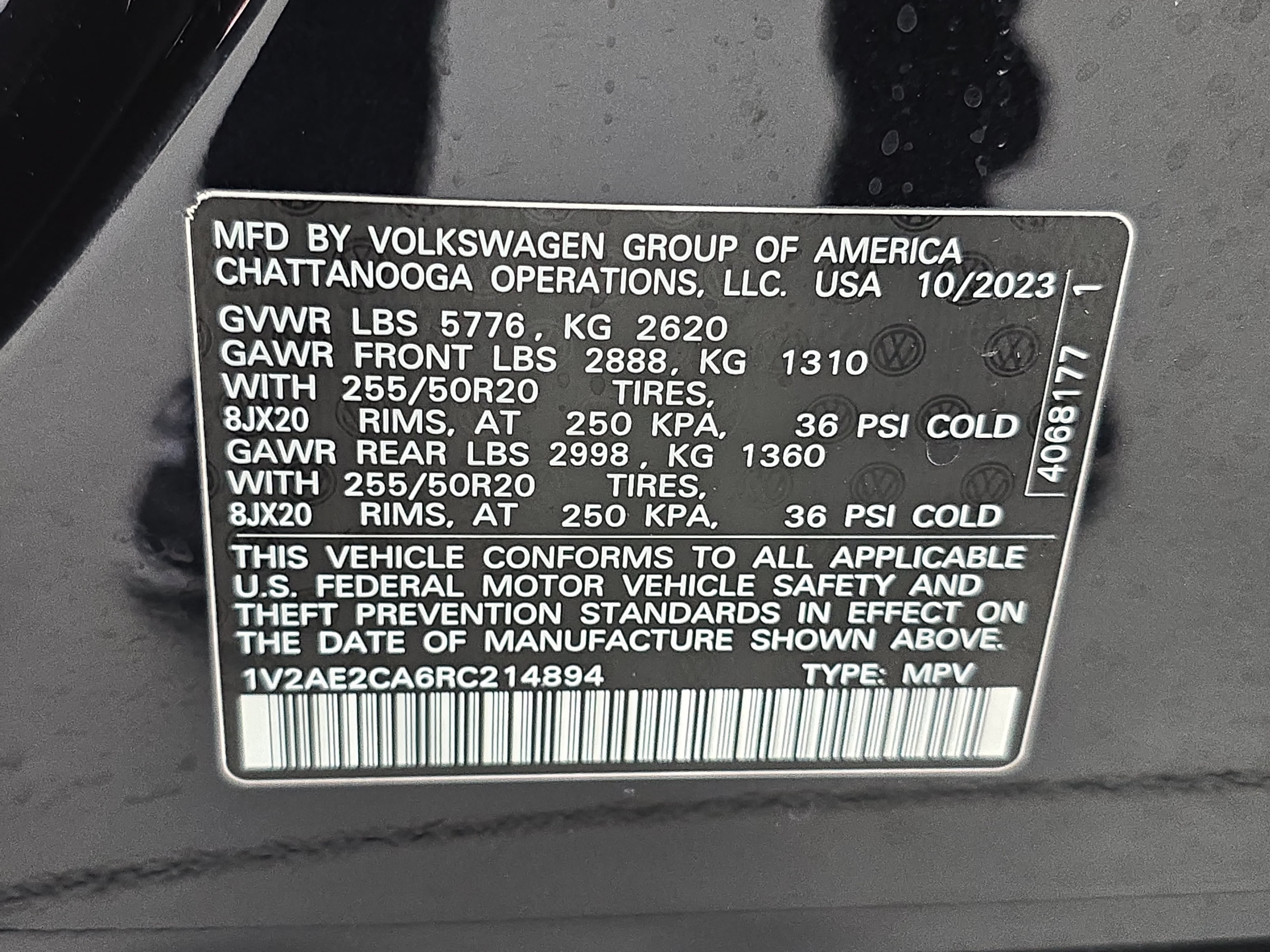 Certified 2024 Volkswagen Atlas Cross Sport SEL R-Line AWD/4WD image 36