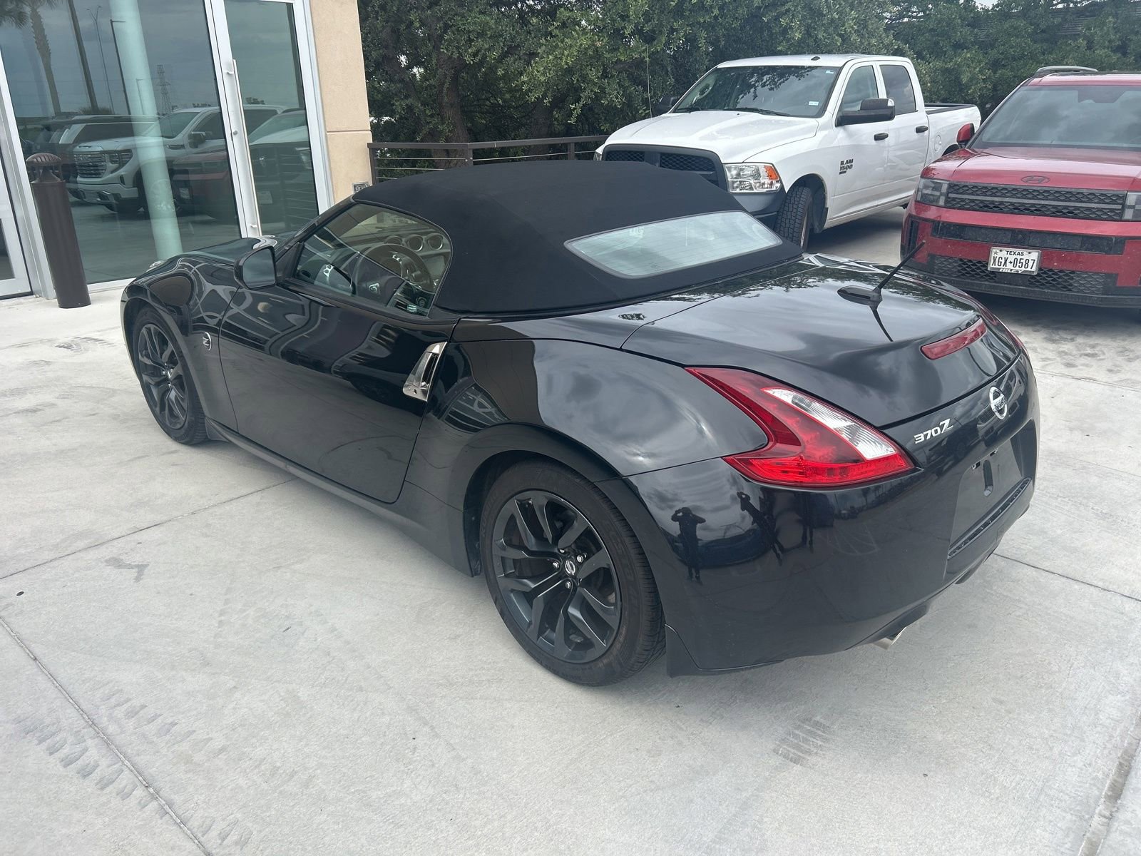 Used 2019 Nissan 370Z Touring RWD image 9