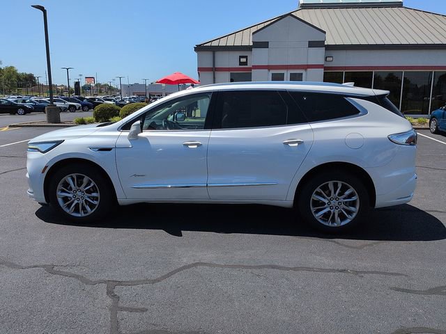Used 2023 Buick Enclave Avenir w/ Avenir Technology Package FWD image 4