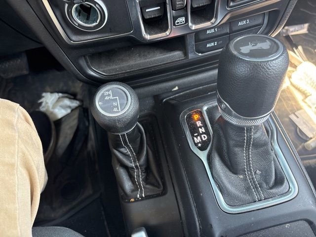 Used 2021 Jeep Wrangler Unlimited Sahara w/ LED Lighting Group AWD/4WD image 39