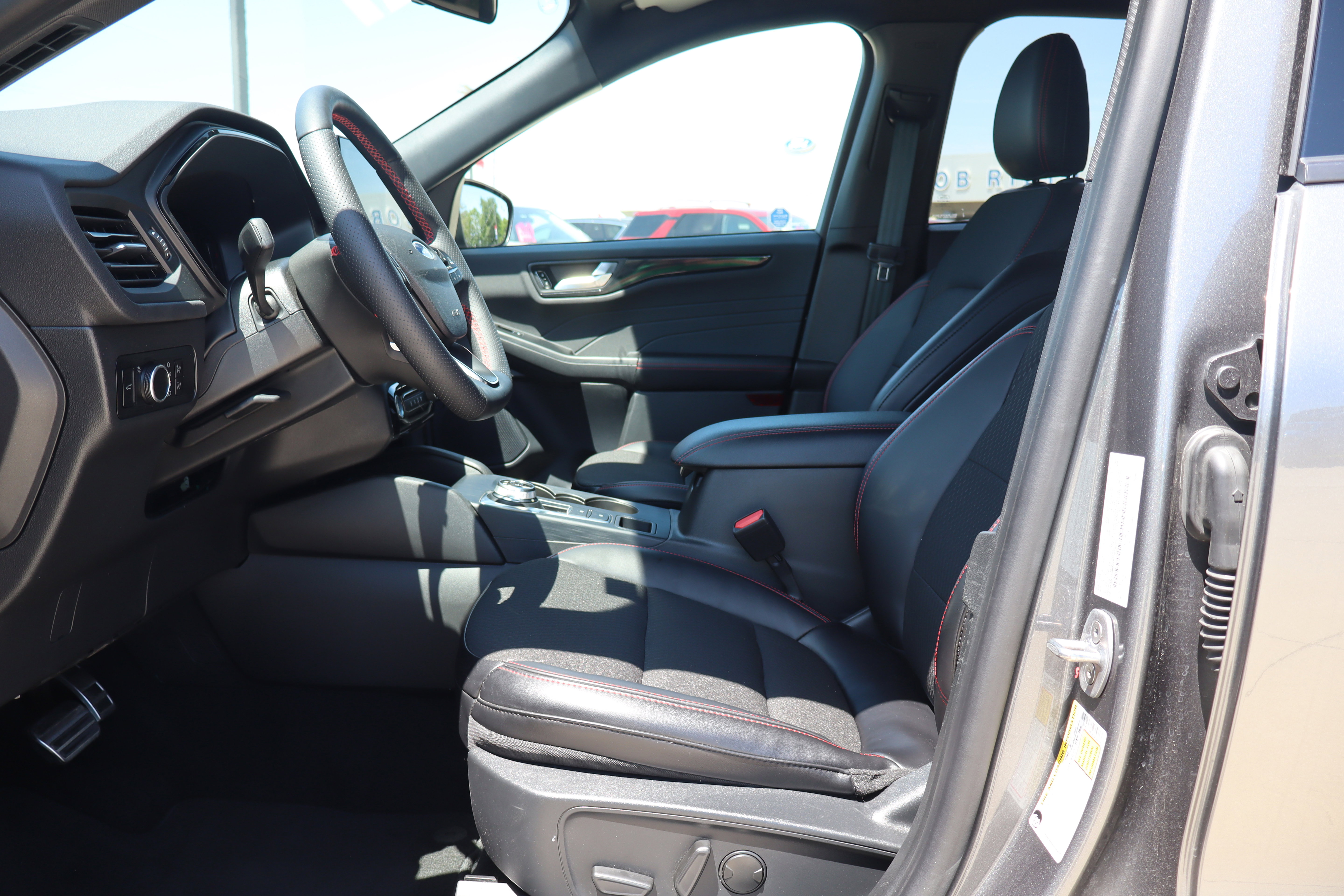 Used 2024 Ford Escape ST-Line w/ Tech Pack #1 AWD/4WD image 10