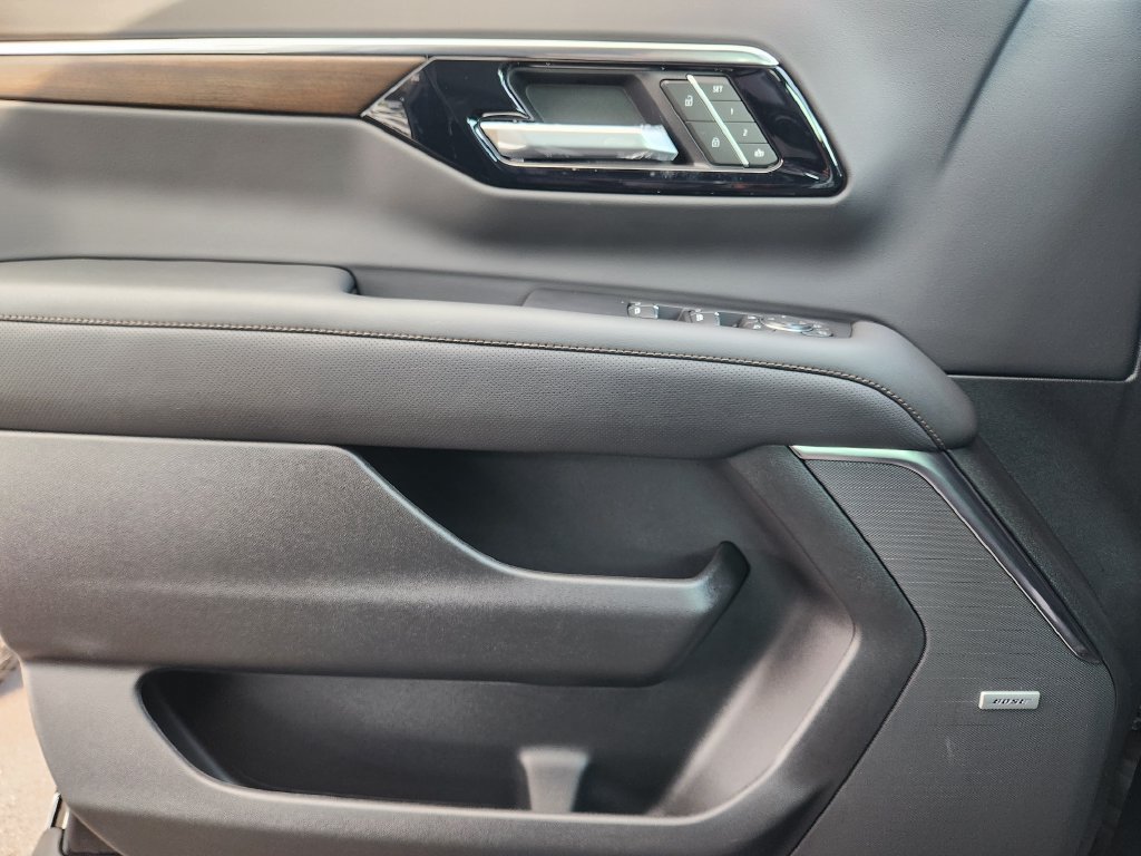 New 2026 Chevrolet Suburban High Country AWD/4WD image 17