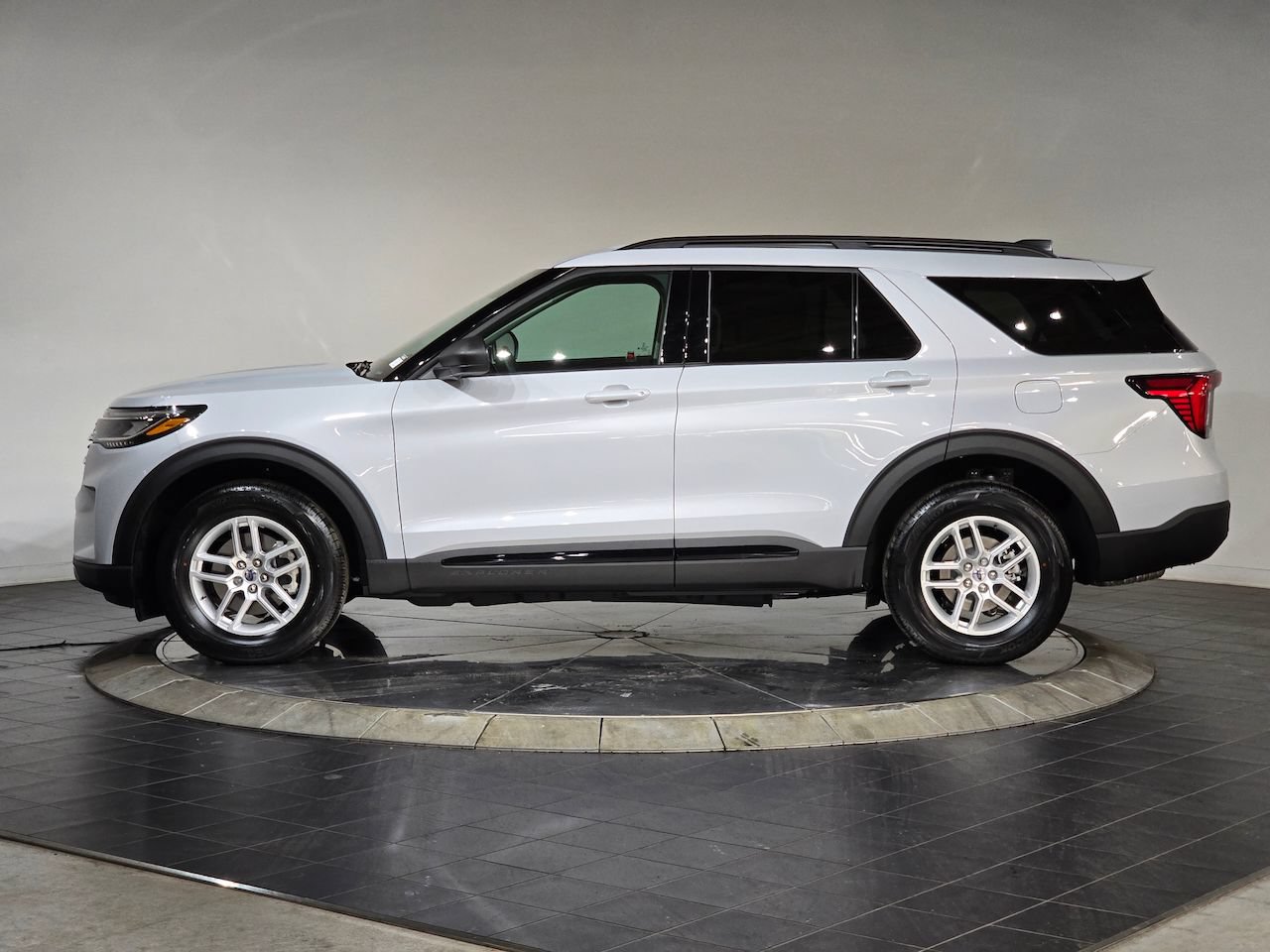 New 2026 Ford Explorer Active AWD/4WD image 7