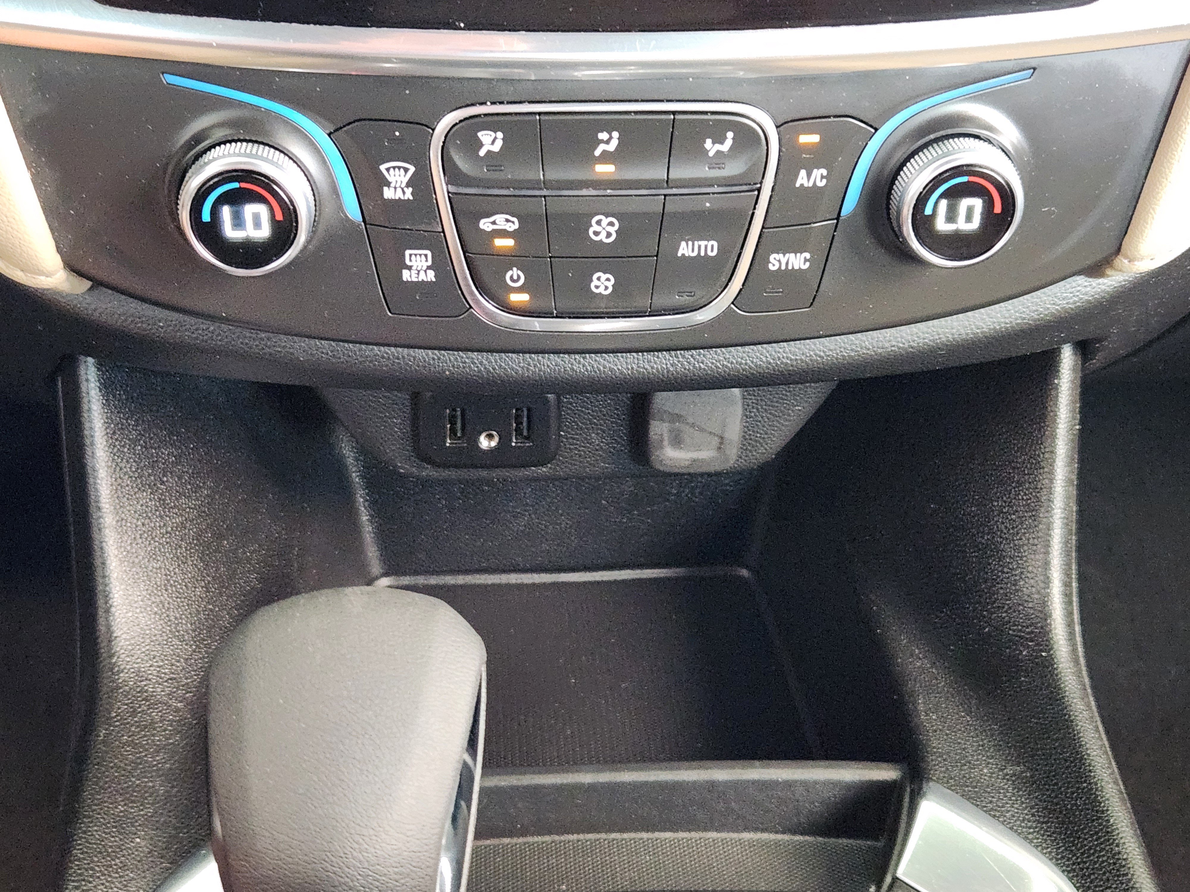 Certified 2023 Chevrolet Traverse LS FWD image 19