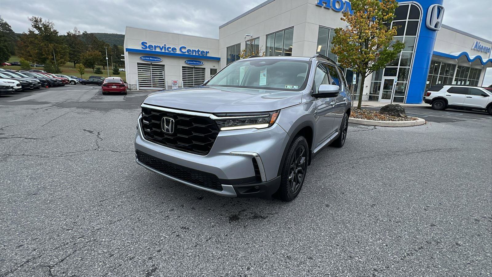 New 2025 Honda Pilot Touring image 8