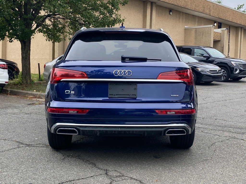 Used 2022 Audi Q5 2.0T Premium w/ Convenience Package image 3